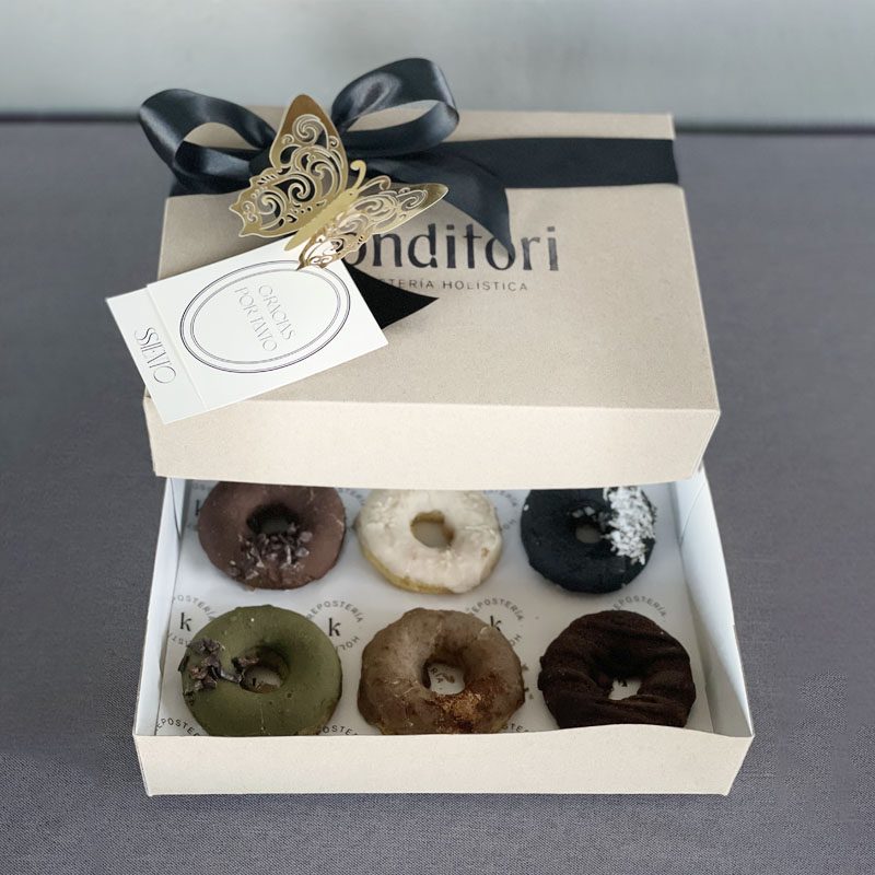 CAJA CON DONAS KETO