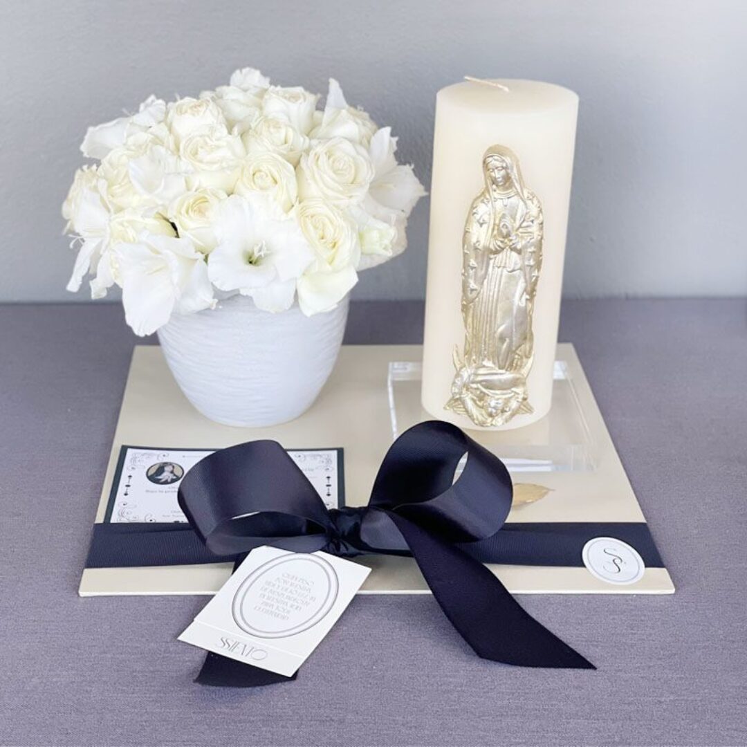 KIT FLORES AURA CON CIRIO VIRGEN DE GUADALUPE Y MISA