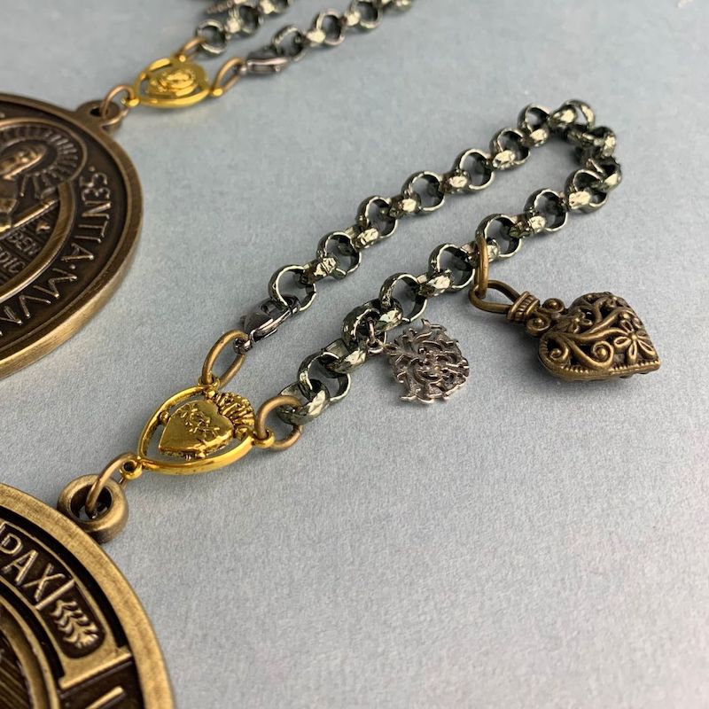 MEDALLÓN SAN BENITO - Imagen 2