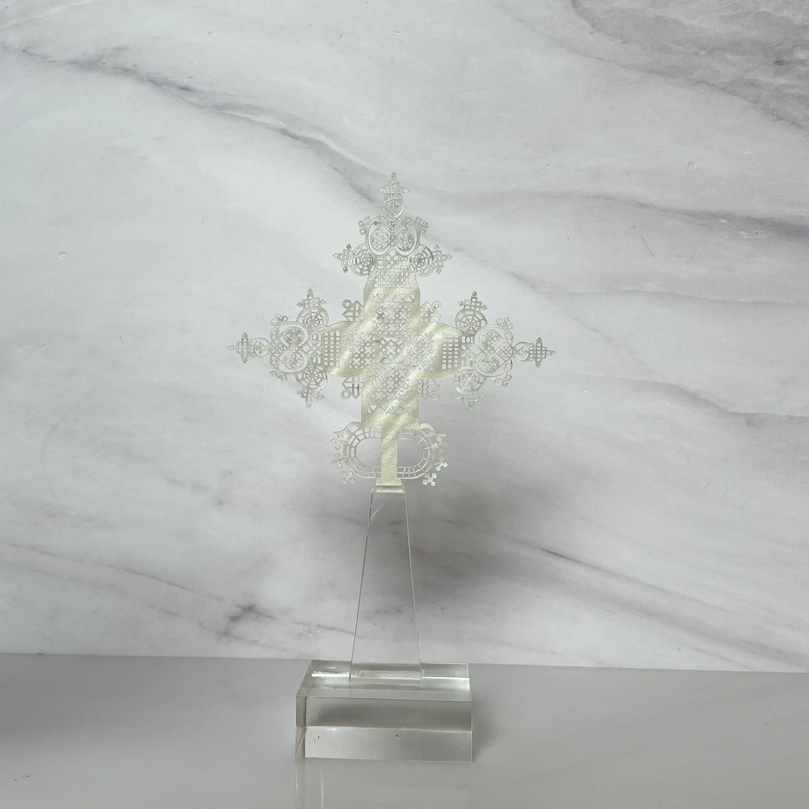 CRUZ DE ACRÍLICO NACARADA - Imagen 3