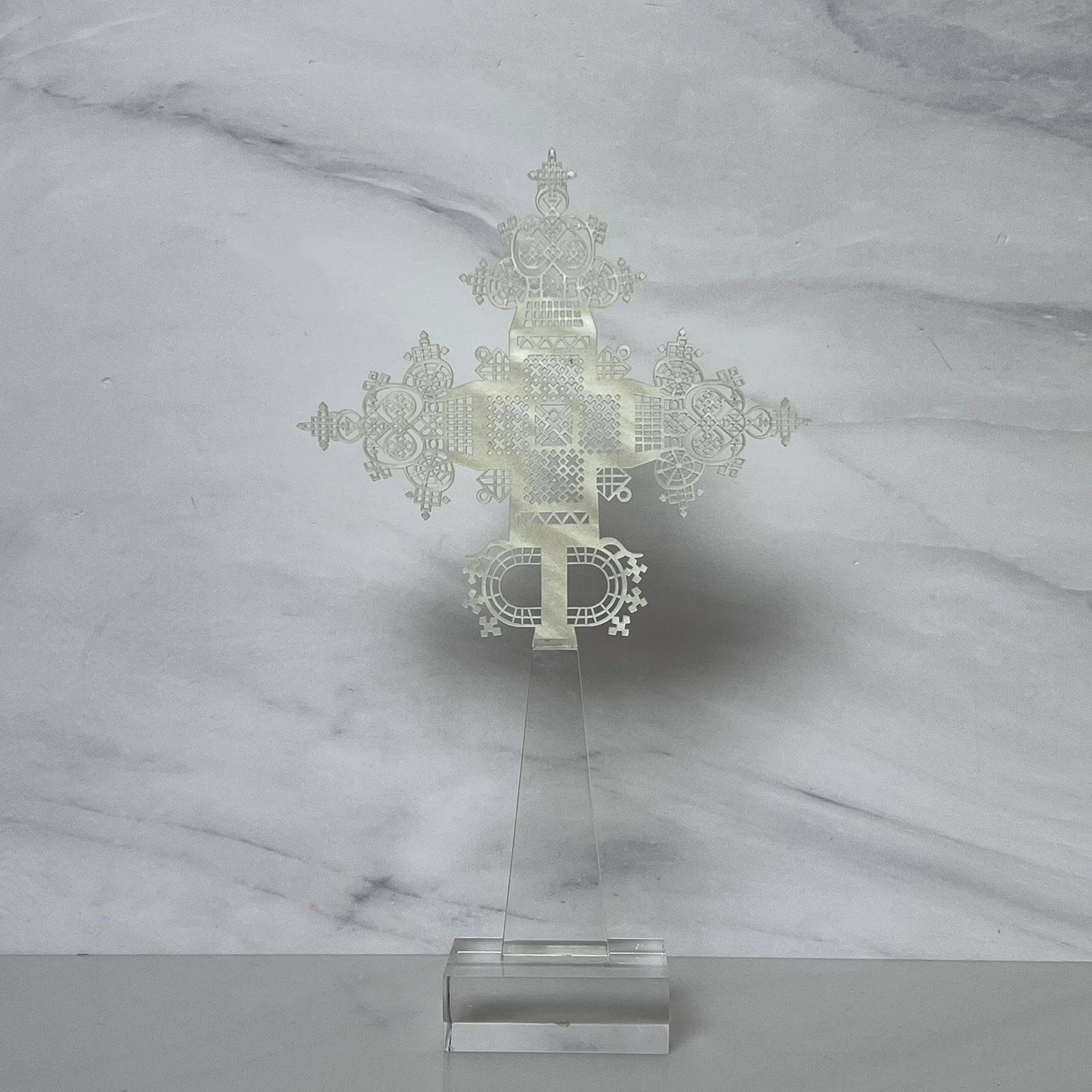 CRUZ DE ACRÍLICO NACARADA - Imagen 2