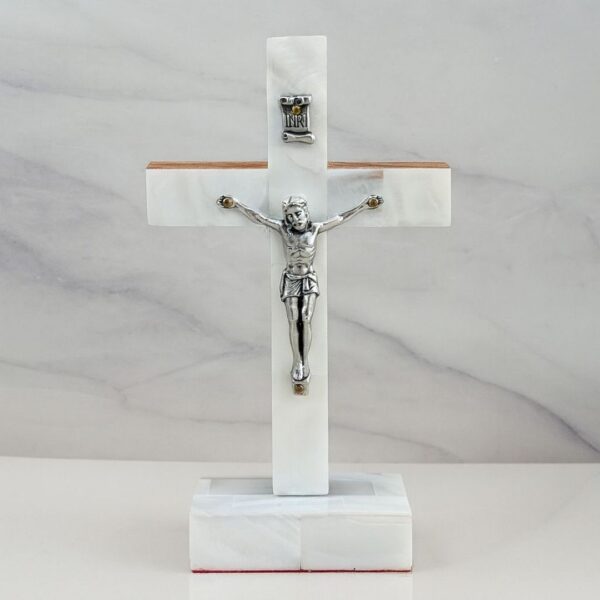 CRUZ DE TIERRA SANTA CON CRUCIFIJO DE MADRE PERLA Y MADERA DE OLIVO